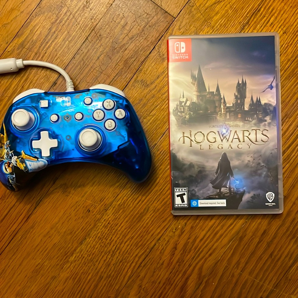 Wired switch controller, and Hogwarts Legacy game.